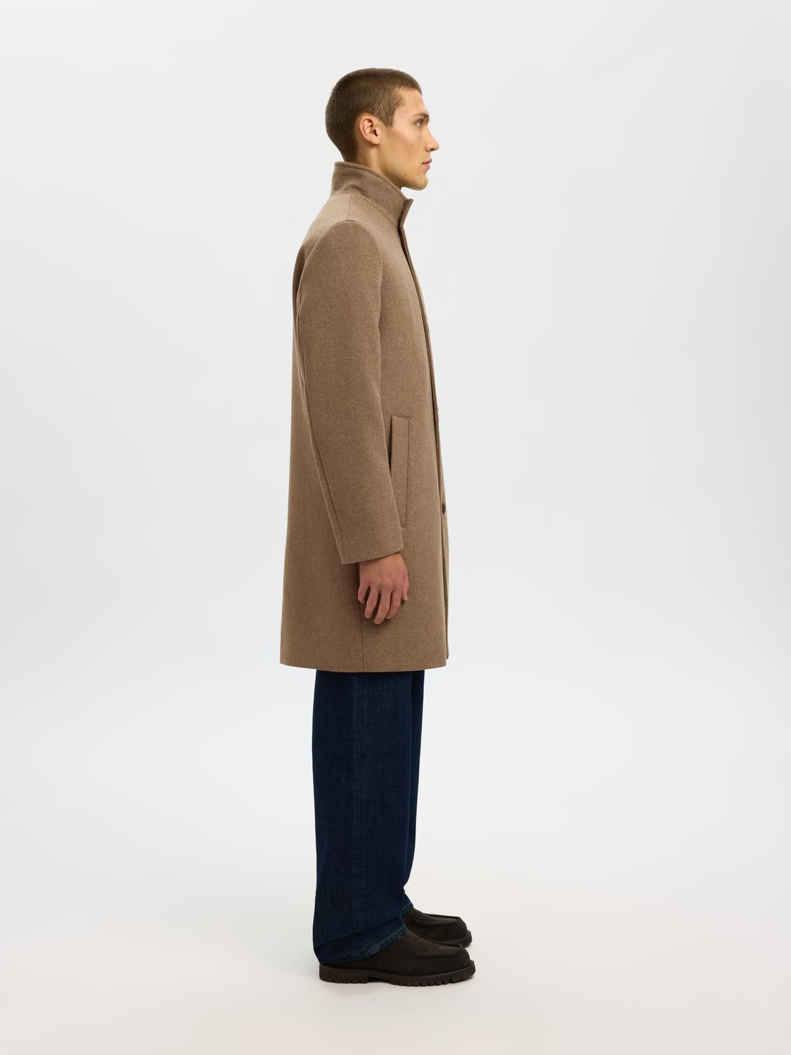 model_shot-creative